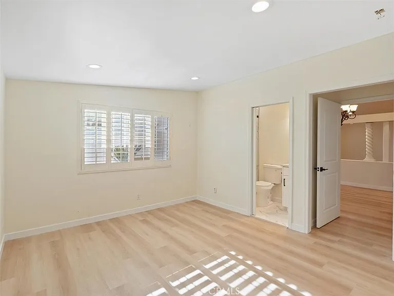 8501 Enfield Ave — Photo 10