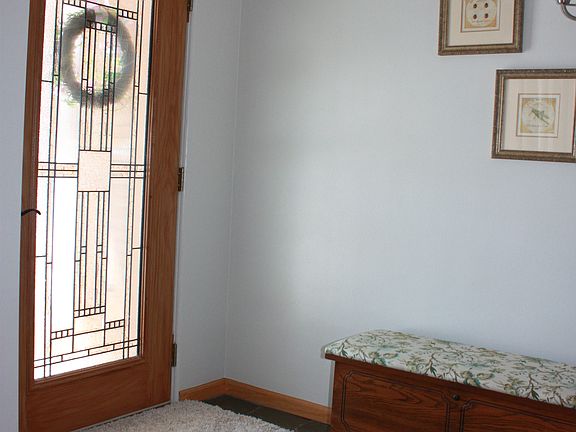 4th image of 1422 Clover Ct
