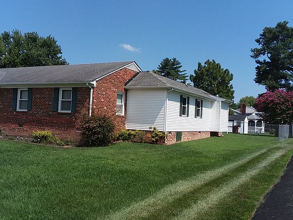 3rd image of 7064 Marie Ln