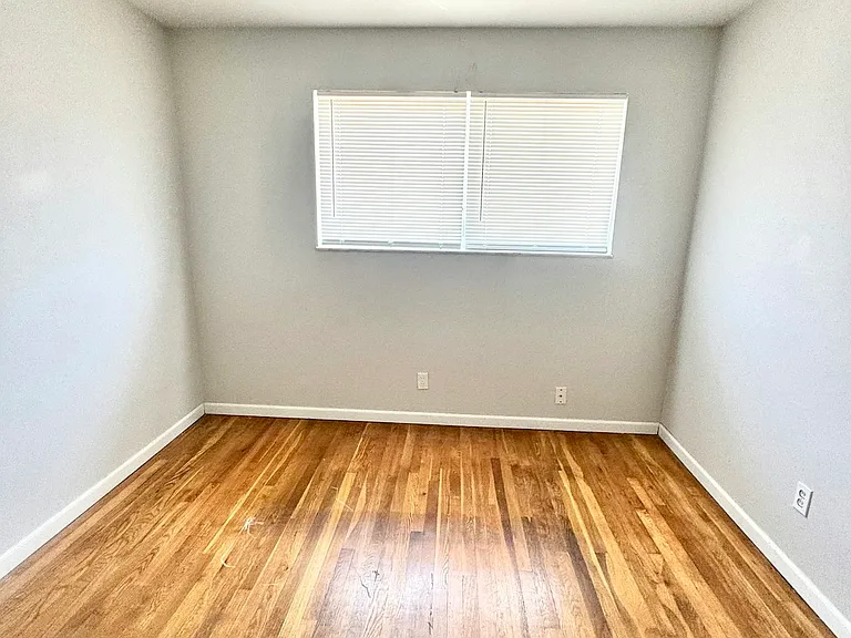 5225 Southwest Ave #206 — Photo 24