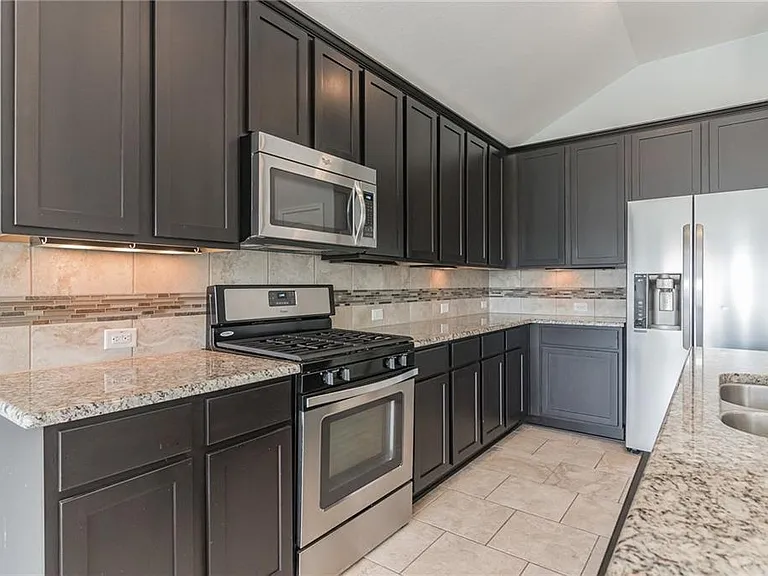 320 Lightcliff St — Photo 5