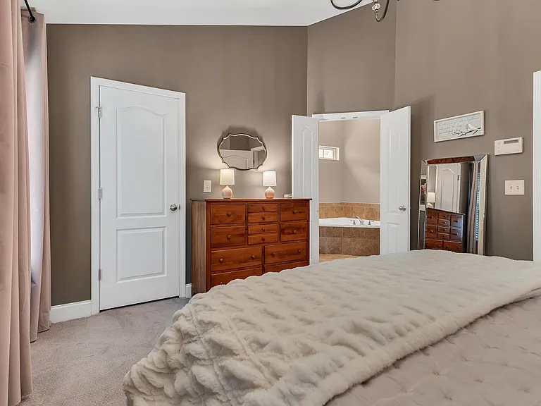 1077 Woodbury Falls Dr — Photo 16