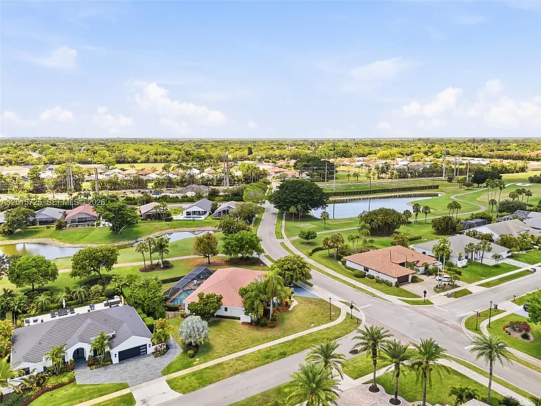 11008 Boca Woods Ln — Photo 47