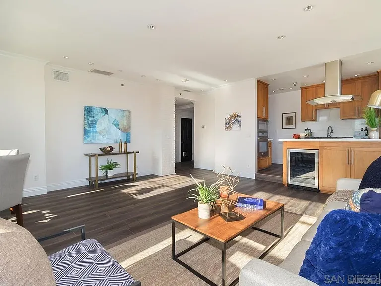 702 Ash St #1103 — Photo 6