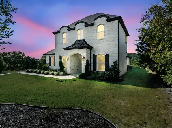 8732 Fullerton Dr, Cleburne, TX 76033