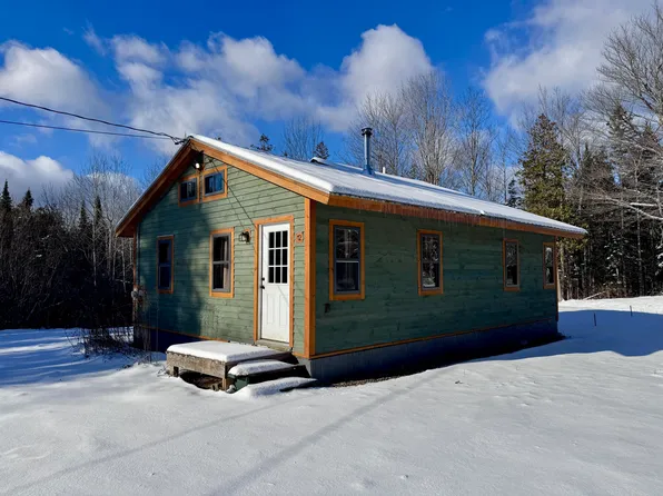 12 Ruby Way, Kingfield, ME 04097