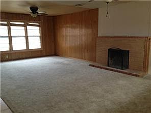 3rd image of 1726 Wychwood Dr