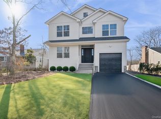 909 Ostrander Avenue, Riverhead, NY 11901