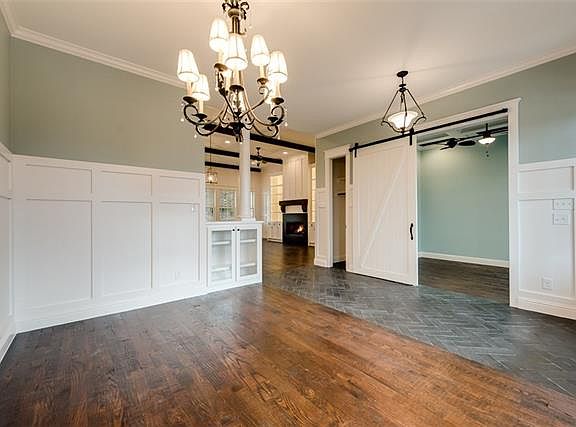 5th image of 423 Park Place Blvd