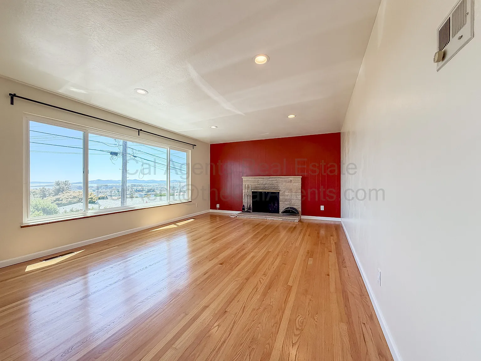 3 bed, 2.5 bath, 1800 sqft, $4,700 — Photo 1