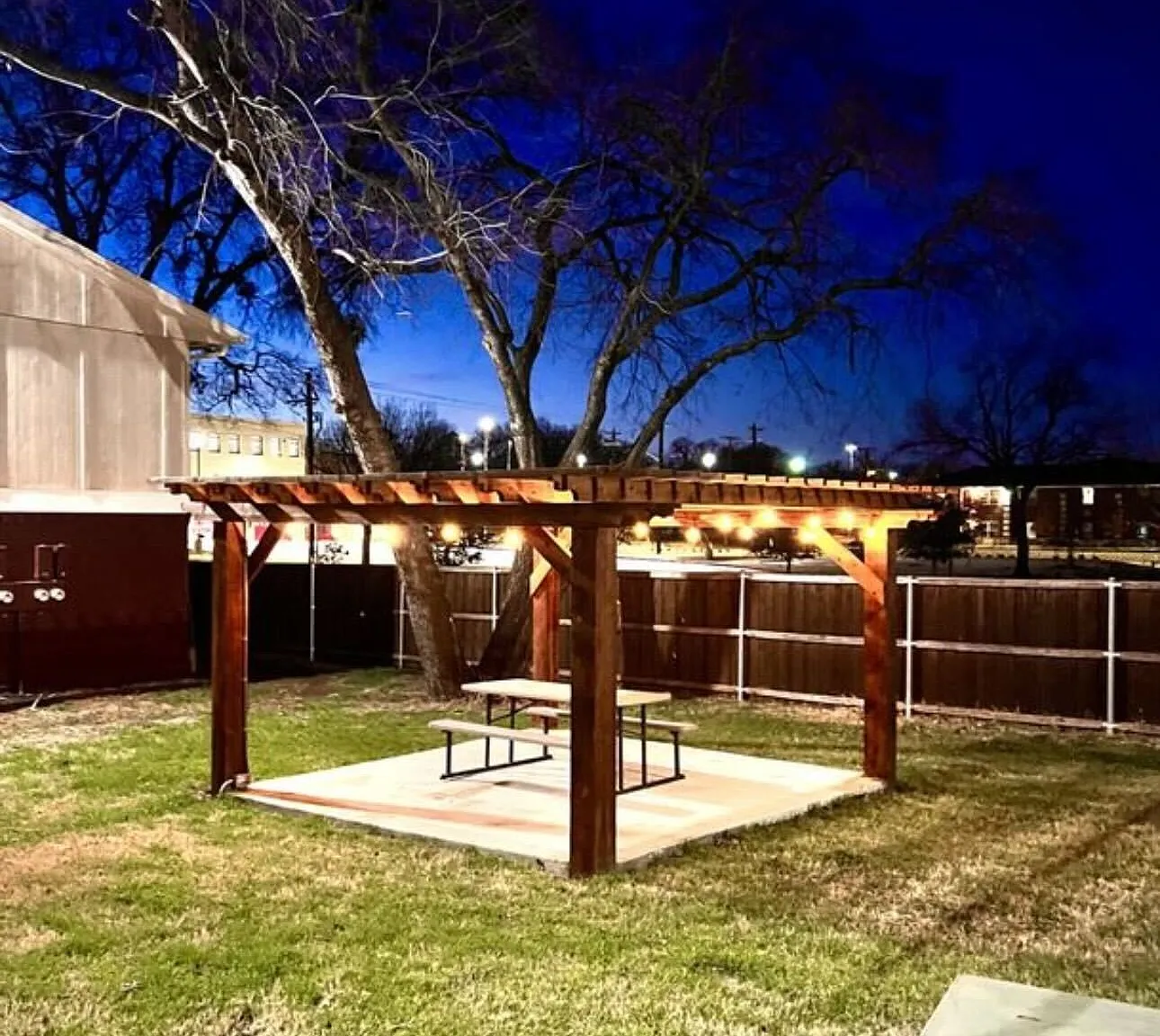 Red Oak on A — Photo 4