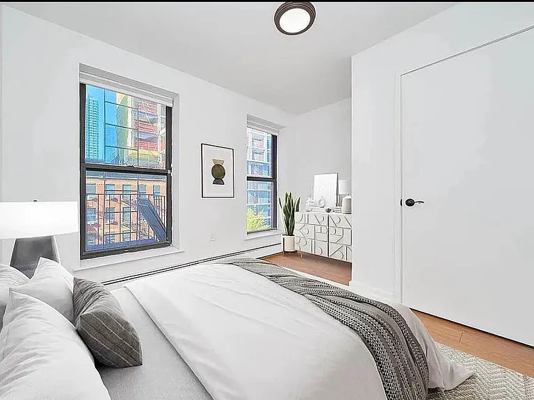 484 9th Ave #3C — Photo 2