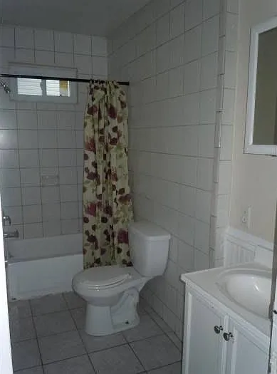 2nd Fl - Bathroom