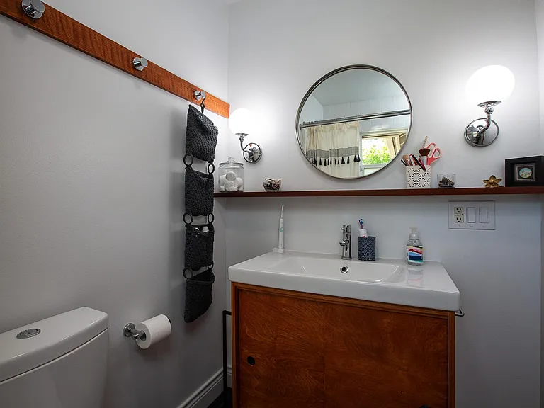 8511 Jamestown Dr — Photo 18