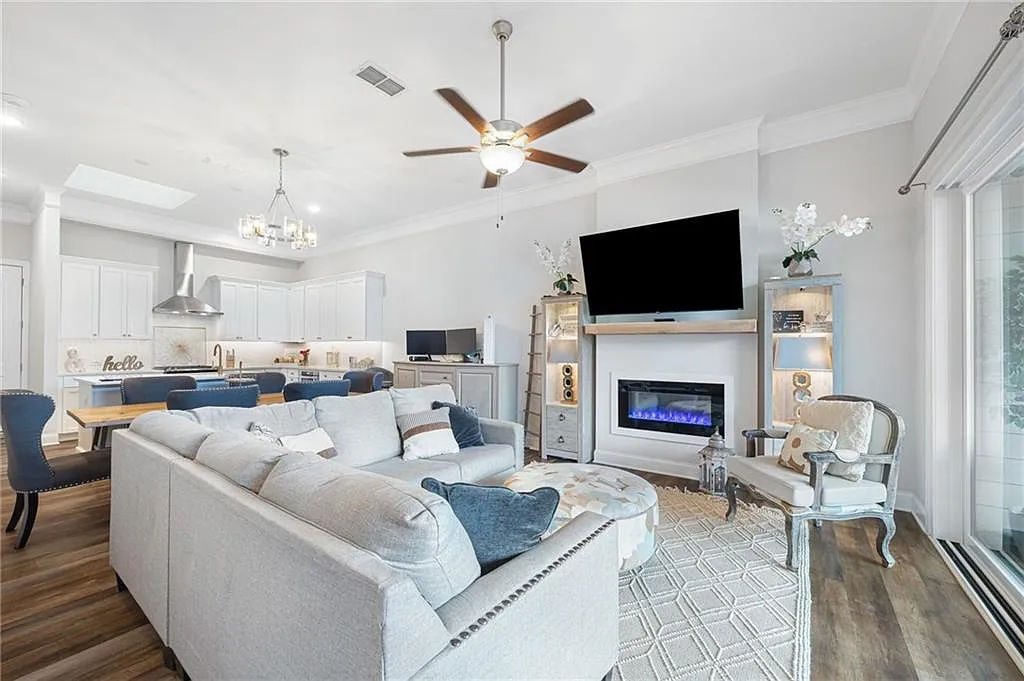 3 bed, 2.5 bath, 1849 sqft, $3,100 — Photo 4