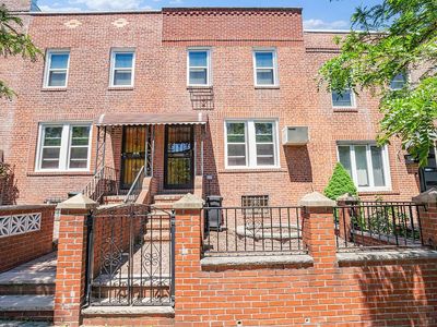2010 27th St, Long Island City, NY, 11105