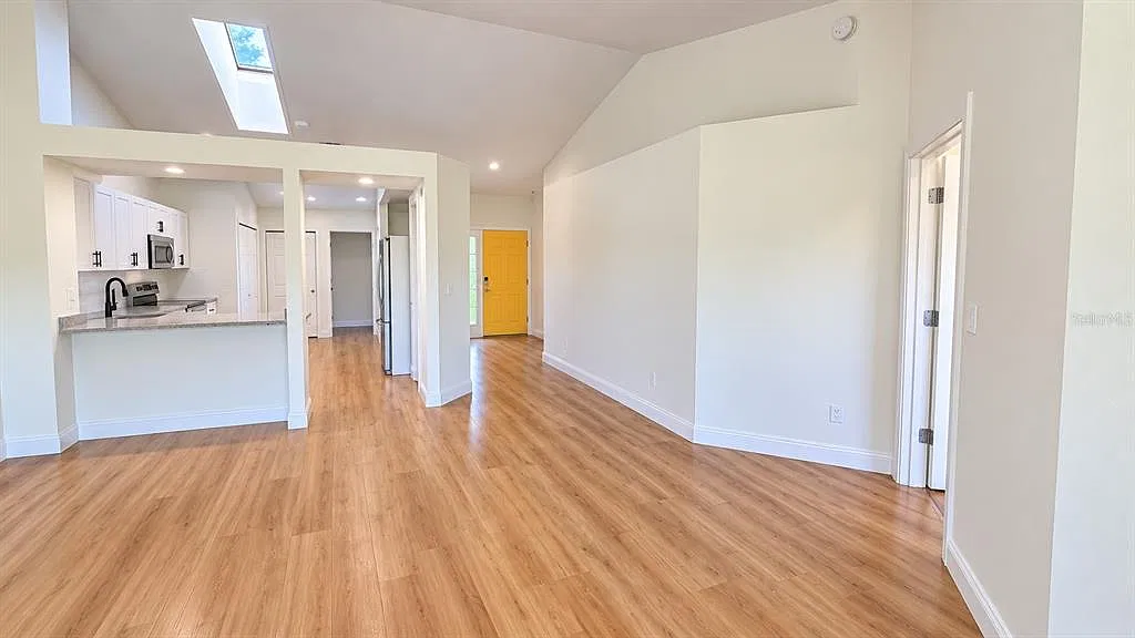 2 bed, 2.0 bath, 1036 sqft, $2,400 — Photo 4