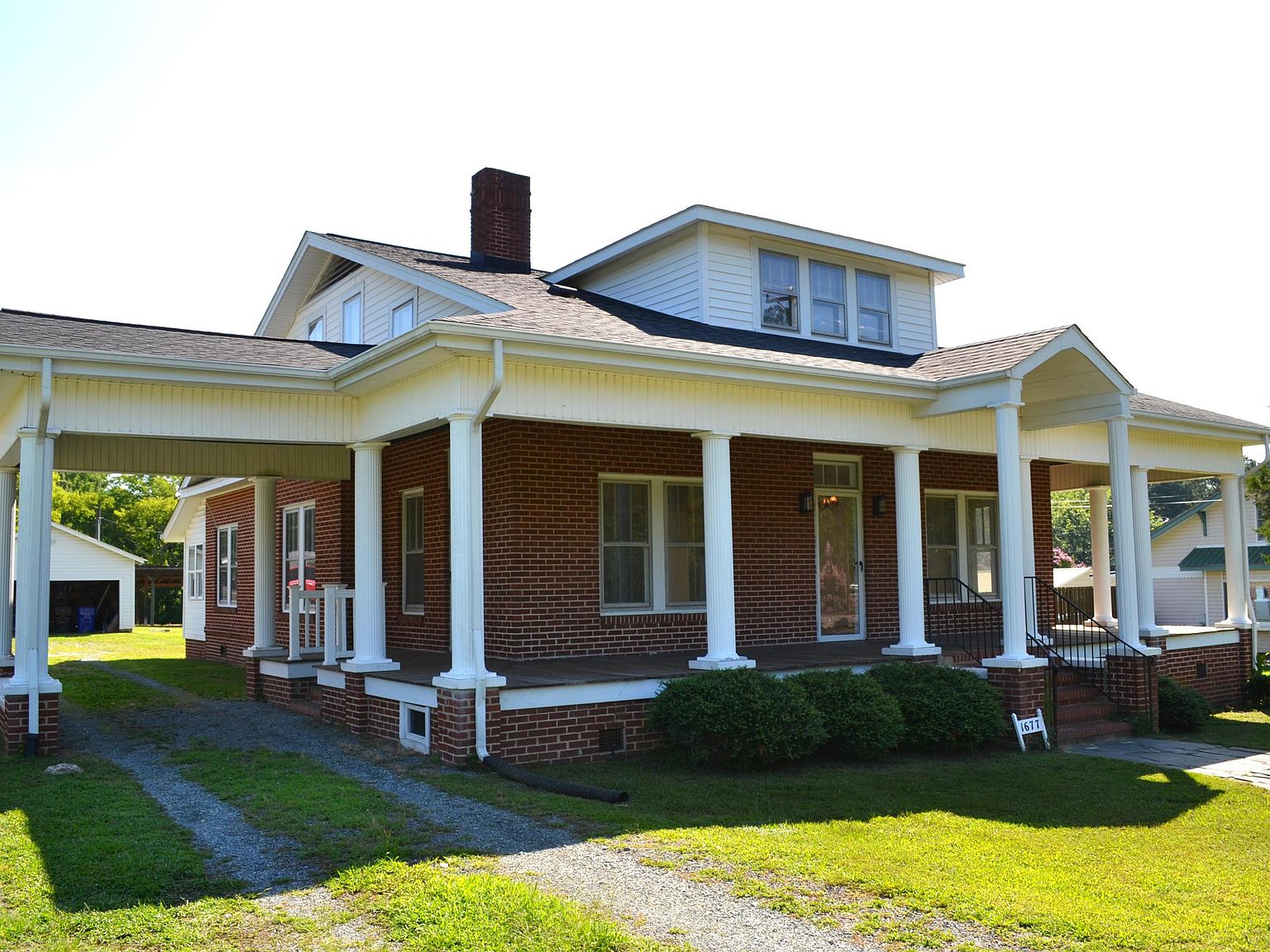 1677 N Main St, Goldston, NC 27252 Zillow