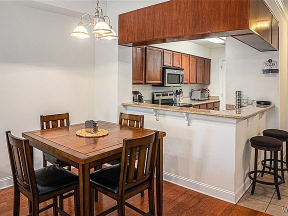 5th image of 3218 Veterans Memorial Pkwy APT 2204