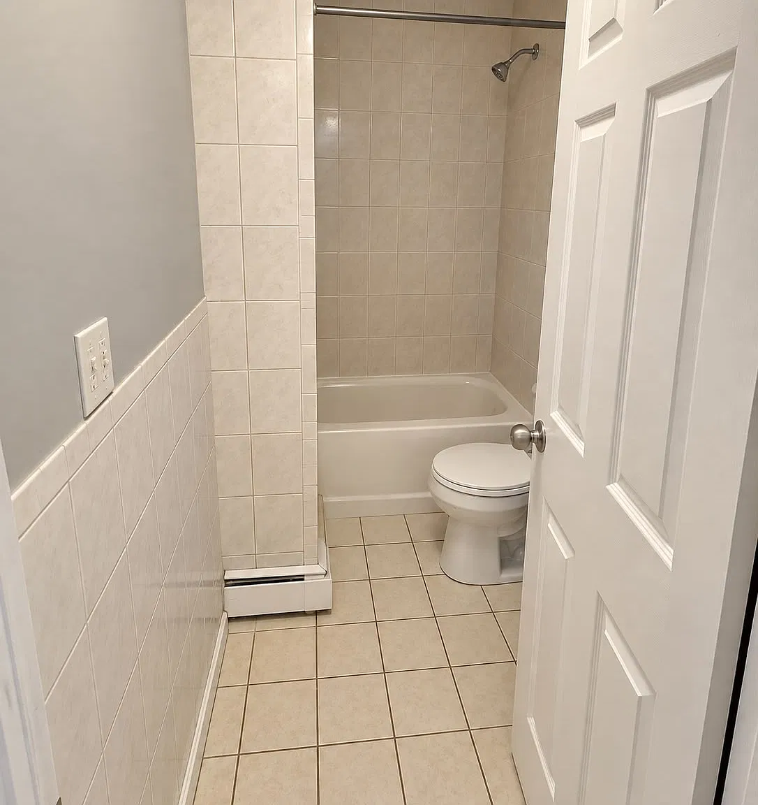 3 bed, $2,045 — Photo 2