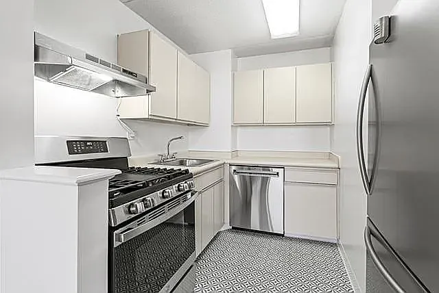 301 W 110th St #14B — Photo 5