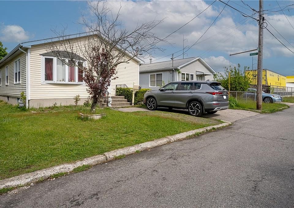 2nd image of 102 Kenmore St