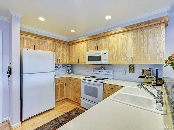 5th image of 1417 Queen Anne Ave N APT 309