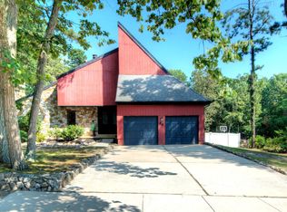 69 Woodstone Dr, Voorhees, NJ 08043