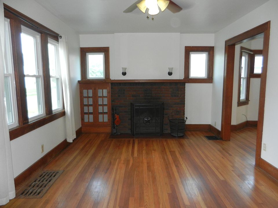 1st image of 219 W Locust St #219