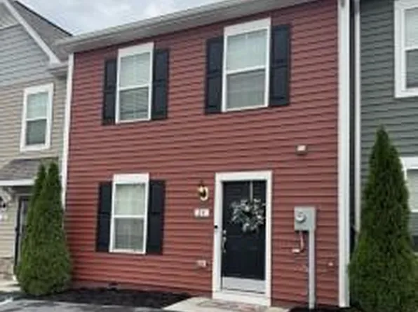 24 Loblolly Dr, Bunker Hill, WV 25413