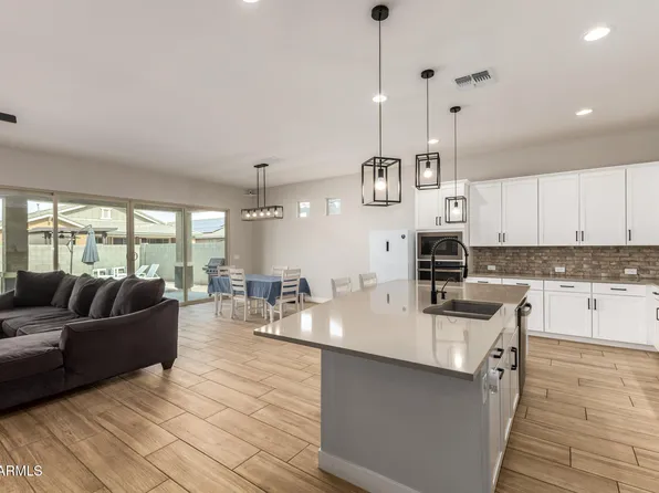 16064 W MONTANA DE ORO Drive, Surprise, AZ 85387