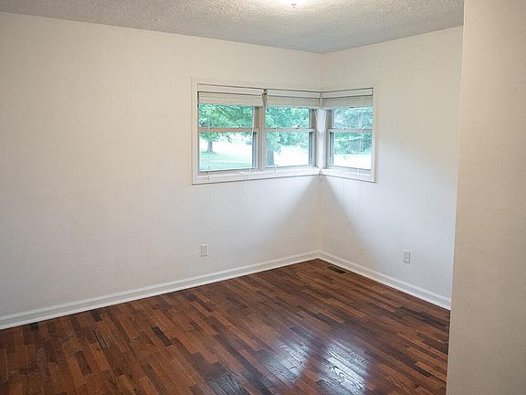 4th image of 4729 W Willow Hwy