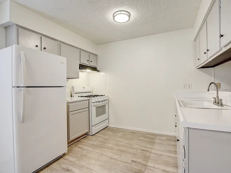 Highpoint North — Photo 34