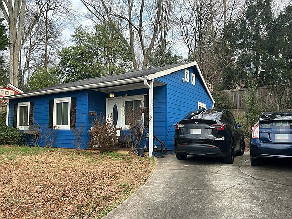 2nd image of 706 Mercer St SE
