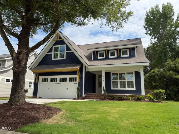 318 Powhatan Dr, Fuquay Varina, NC 27526