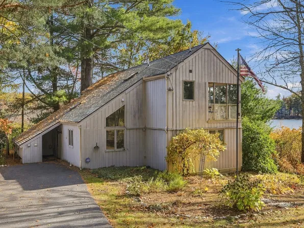 716 Martins Pond Rd, Groton, MA 01450