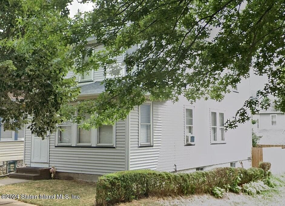 2nd image of 102 Hatfield Pl