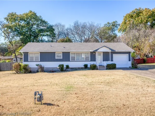 2023 N 53rd St, Fort Smith, AR 72904