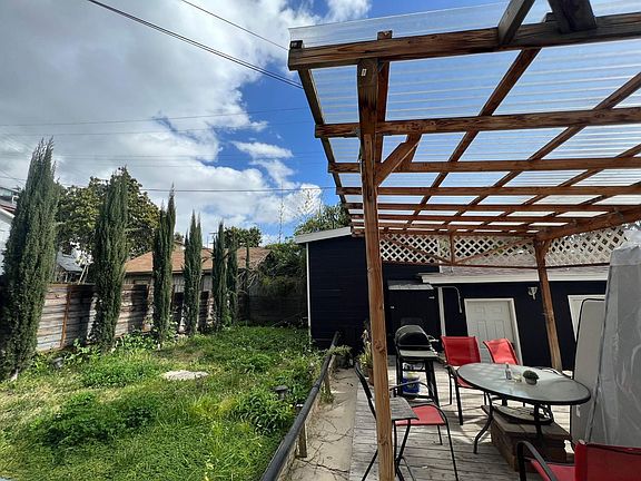 2nd image of 2834 Macon St #2834