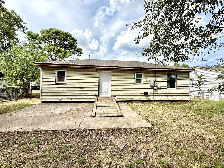 404 Ash St — Photo 23