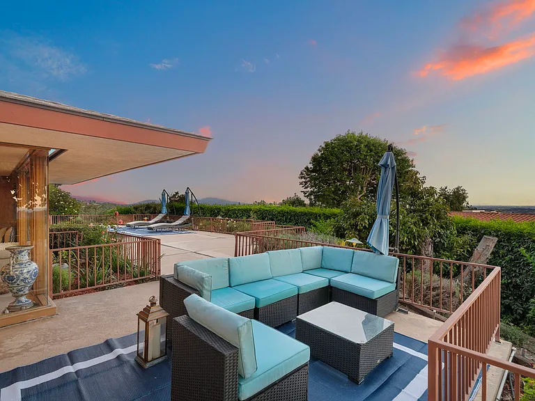 540 Reposado Dr — Photo 40