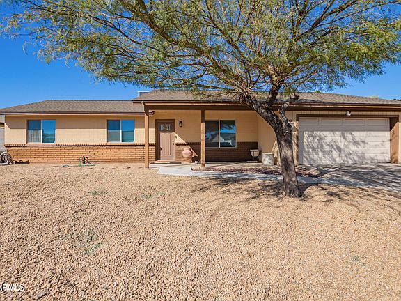 2nd image of 3626 W DAHLIA Drive