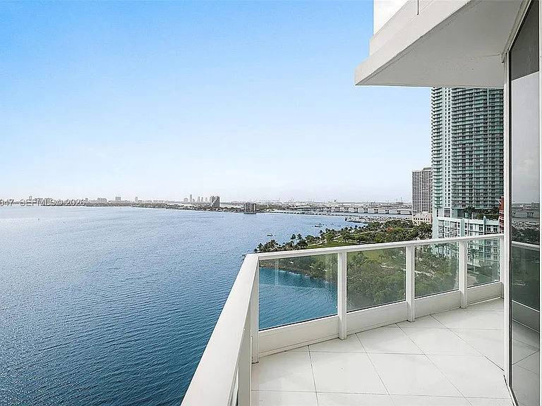 2020 N Bayshore Dr #1602 — Photo 8
