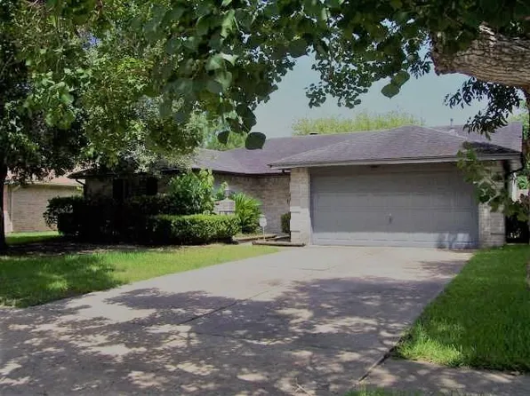 519 Oakdale Dr, Stafford, TX 77477