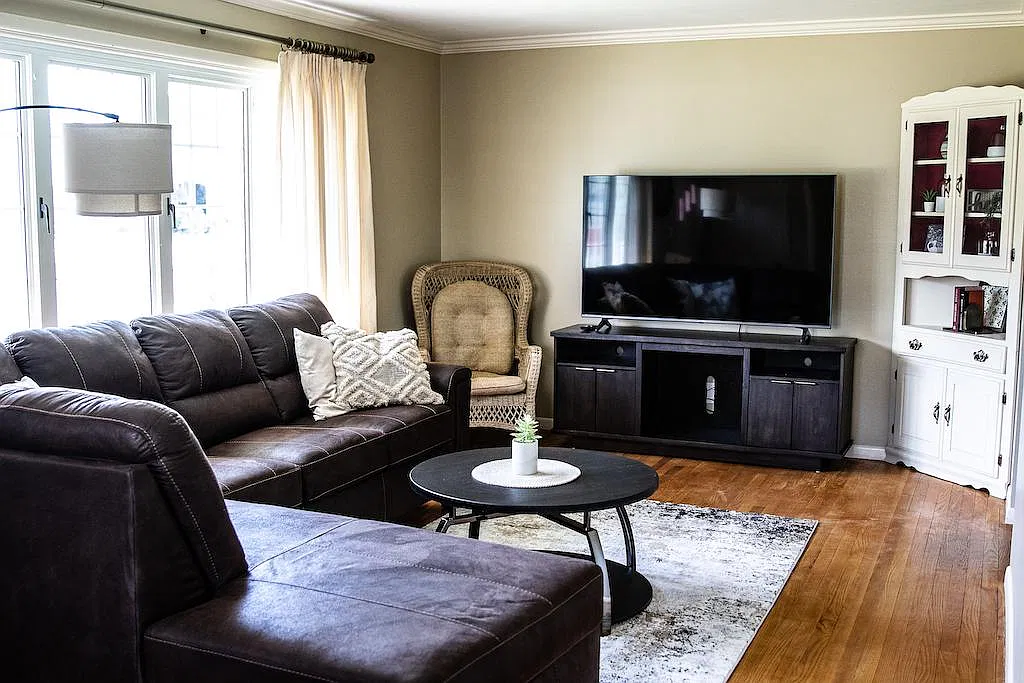 3 bed, 1084 sqft, $2,295 — Photo 4
