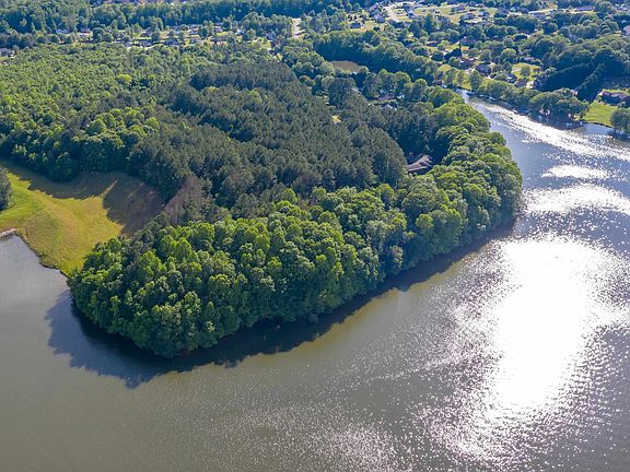3rd image of 355 Gibbs Rd