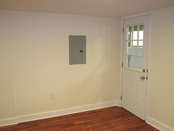 4th image of 217 High St #B