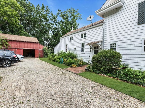 2nd image of 115 Highland Rd