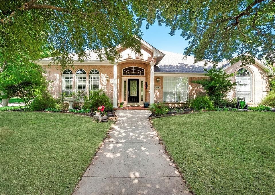 1st image of 226 Sendero Dr