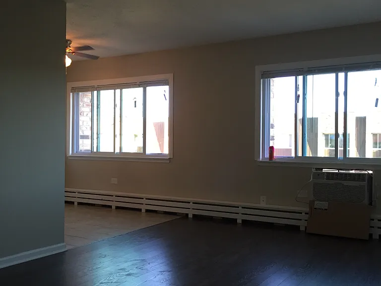 8631 W Foster Ave #3B — Photo 1